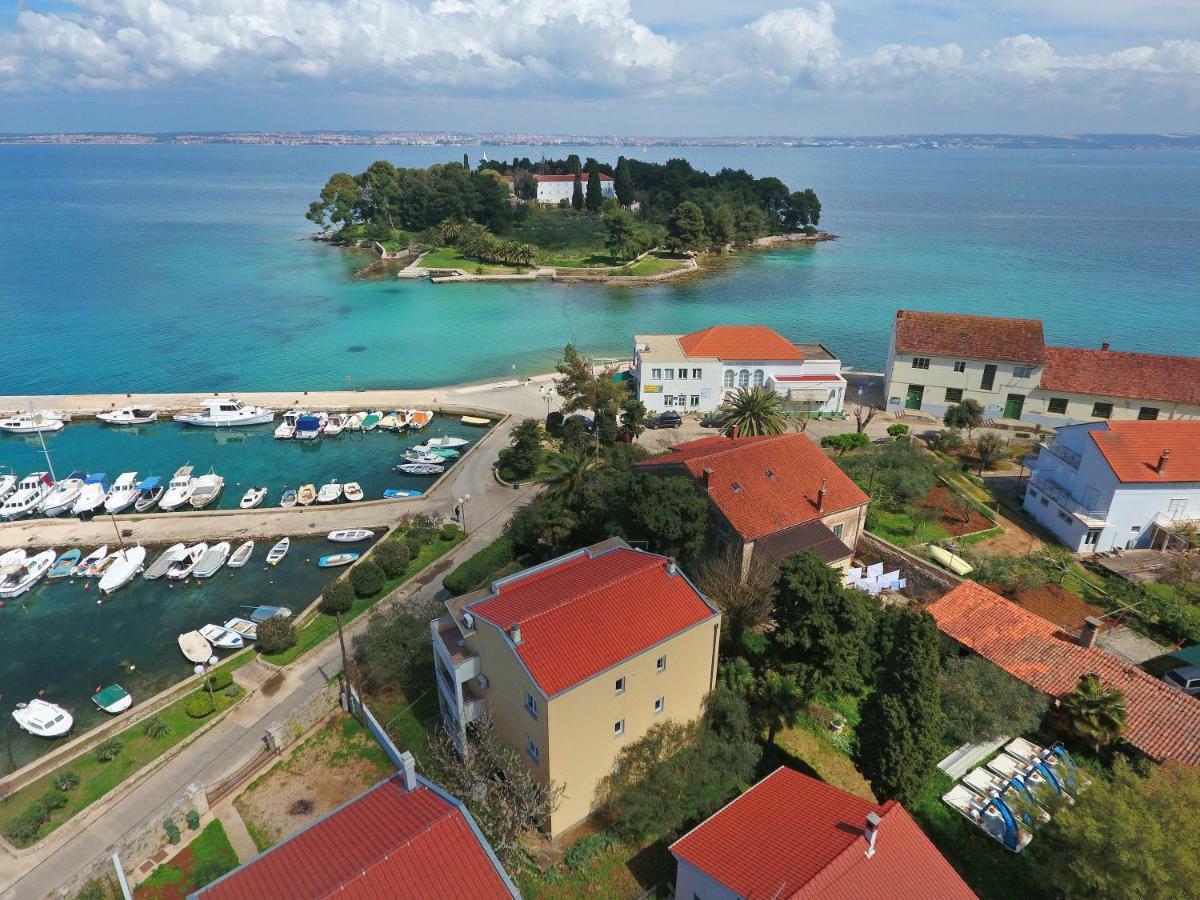 Apartmani Junto Preko Exteriér fotografie